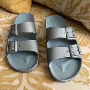 NWT Cacatoes Sandals